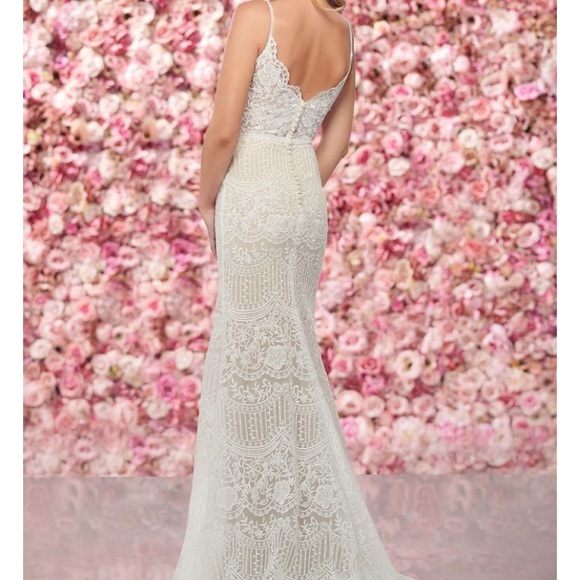 Beautiful Mon Cheri, Bohemian Lace and Tulle Gown - Picture 2 of 6